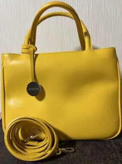 新品未使用 FURLA フルラ ハンドバッグ イエロー 2wayのサムネイル