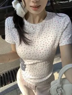 SHEIN 小花柄半袖Tシャツ トップス 韓国のサムネイル