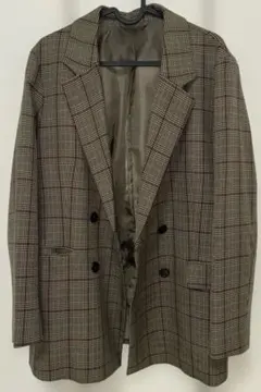 ブラウン系チェックのダブルブレストテーラードジャケット