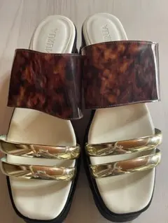 MURUA プラットフォームサンダル ブラウン ゴールド