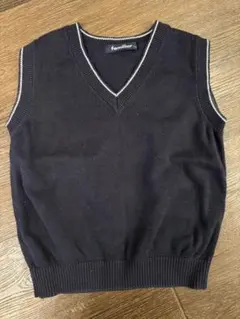 familiar 黒 Vネック ベスト 110cm