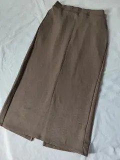 GU　カットソーナローミディスカート