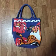 虎と花のプリントトートバッグ