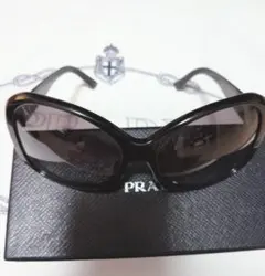 2026年最新】prada サングラス キャットアイの人気アイテム - メルカリ