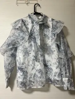 花柄フリル長袖ブラウス abc une face