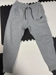 Nike グレー ジョガーパンツ