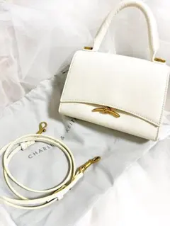 2026年最新】charles & keith バッグ ホワイトの人気アイテム - メルカリ