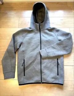 ウルトラストレッチドライスウェットフルジップパーカ　ユニクロ