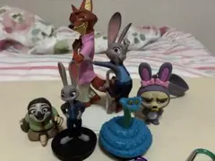 ズートピア2 フィギュアセット&ミニポーチセット　ニック・ジュディ・フィニック