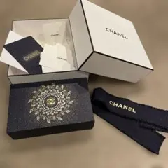 CHANEL 2025ホリデー　ギフトボックス　カード