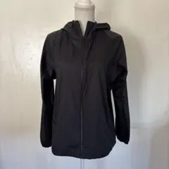 ブラックウィンドブレーカー フード付き