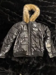 ファー付き黒ダウンジャケット