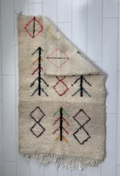 RugRu インド製 ハンドメイド ラグ 140×200cm ウール80% RugRu インド製 ハンドメイド ラグ 140×200cm ウール80% - メルカリ