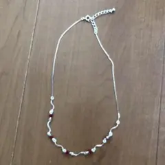 レッドビーズ付きシルバーネックレス