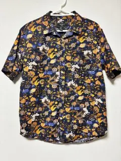 FOREVER 21 花柄 半袖シャツ Mサイズのサムネイル