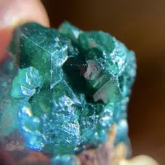 ディオプテーズ（翠銅鉱）母岩付きクラスター - メルカリ