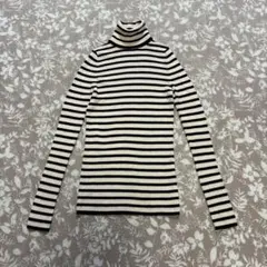 ユニクロ＊メリノリブタートルネックセーター　Mサイズ