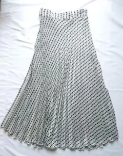 ZARA　ロングプリーツスカート