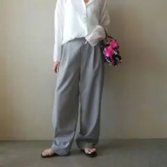 美品✨️2025✨️ジャーナルスタンダードラックス　ウーステッドタックパンツのサムネイル