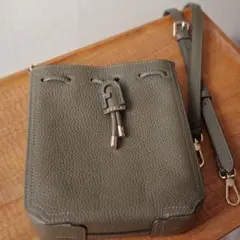 フルラ ダフネ グリーン グレインレザー 巾着バッグ ショルダー 