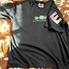 黒のカジュアルTシャツ