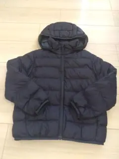 【美品】ユニクロ　ネイビー フード付きダウンジャケット　120