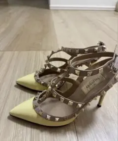 美品　VALENTINO パンプス35のサムネイル