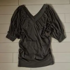 カットソー　チュニック　Ｖネック　ボリュームスリーブ　五分袖　カーキブラウン