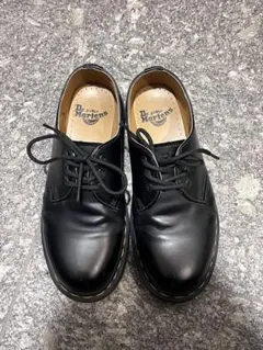 Dr. Martens 3ホール