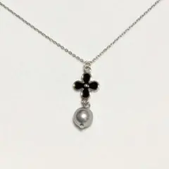 スワロフスキーパール×フラワーチャームネックレス　ハンドメイド