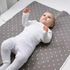 【新品】IKEA LENベビーケアマット　水玉グレー 約70cm x 50cm