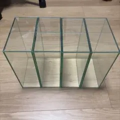 中古品 450×110×150㎜ 4室水槽 パンチング仕切り板+ガラス蓋付 - メルカリ