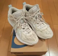 GELHOOP V17 STANDARD ホワイト バスケットボールシューズ
