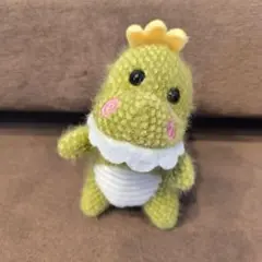 緑色恐竜ぬいぐるみキーホルダー付き
