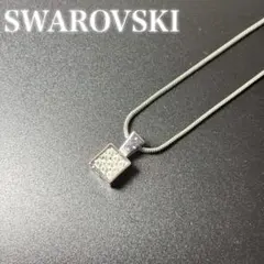 スワロフスキー　ネックレス　シルバー　ラインストーン　キューブ