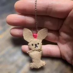 超ミニミニ！フィンガーサイズフェルト製ぬいぐるみキーホルダー【チワワ】