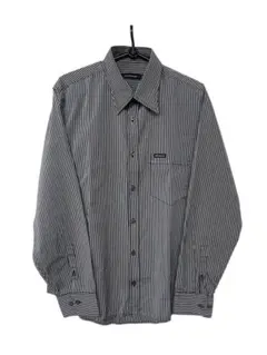グレー シャツ