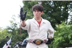 仮面ライダーアギト 津上翔一 着用モデル ダウンジャケット 衣装