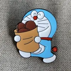 ピンバッジ　ドラえもん　パン　ブローチ