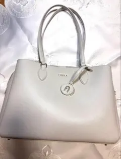 フルラホワイト系ショルダーバッグ今年1月購入