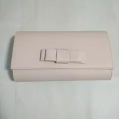 新品　リボン クラッチバッグ パーティーバッグ ベージュ　ショルダーチャーム付