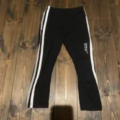 黒のレギンス サイドストライプ付き 女明日スパッツ　黒 130センチ