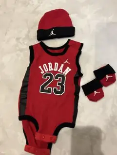 Jordan 赤いロンパース 0-6ヶ月 帽子付き