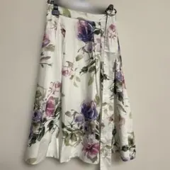 お値下げ　ミッシュマッシュ　白地　花柄スカート