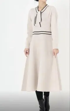 【美品】ストロベリーフィールズ　バイカラーニットワンピース　アイボリー