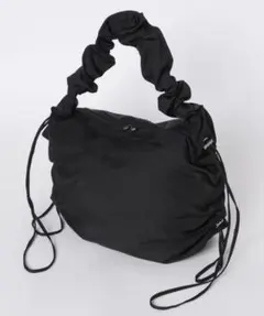 LOWRYS FARM クシュクシュショルダーバッグ ブラック