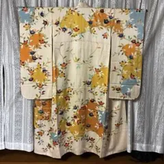 振袖　鈴乃屋　正絹　古典柄　橘　金彩　刺繍入りのサムネイル