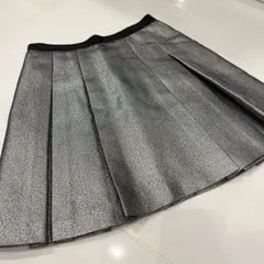 NINE シルバー 台形ラインプリーツ スカートのサムネイル