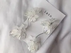 No.39 花びら　フラワー　ピアス　オーロラ　ホワイト　エレガント　イヤリング