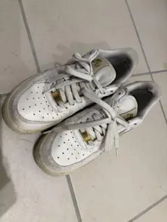 NIKE AIR FORCE 1 ホワイト ゴールド